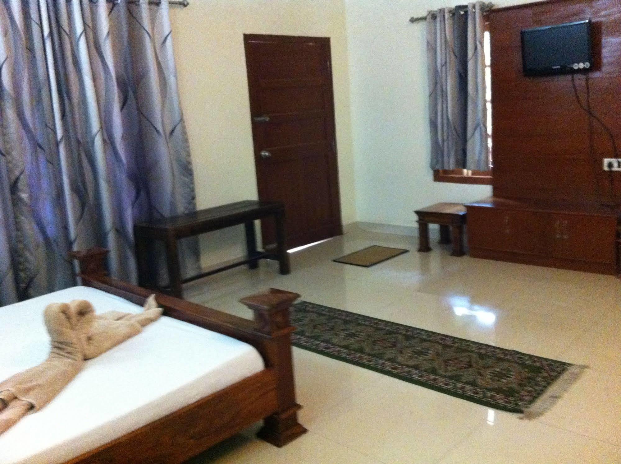 Oyo Home 63551 Pleasant Stay Near Fort Kochi Beach ภายนอก รูปภาพ