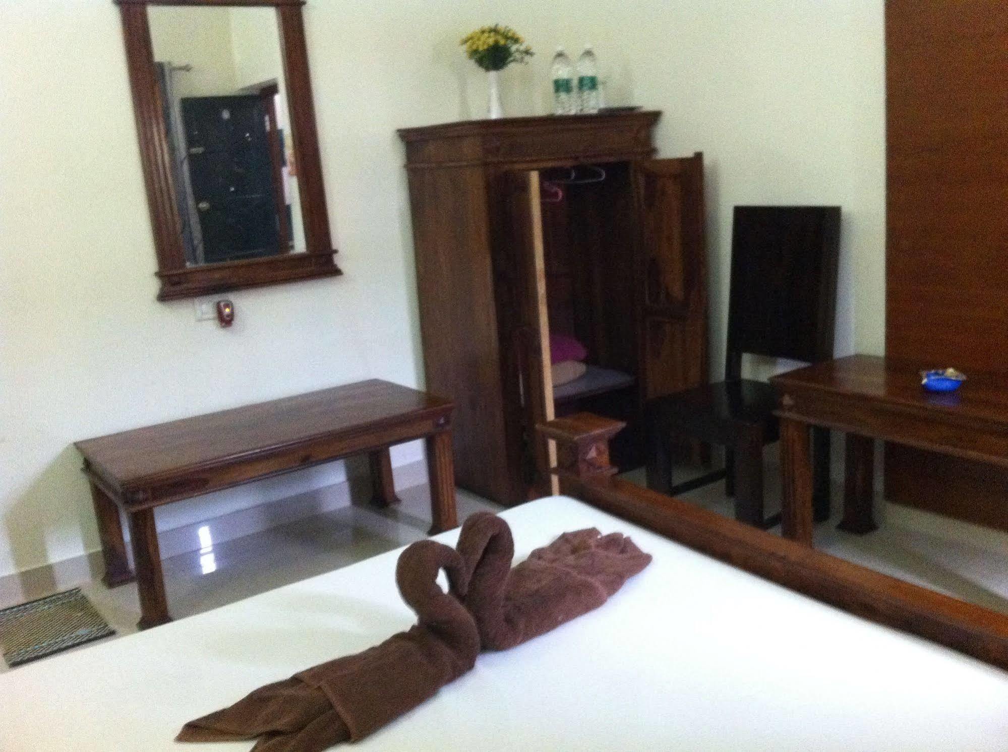 Oyo Home 63551 Pleasant Stay Near Fort Kochi Beach ภายนอก รูปภาพ