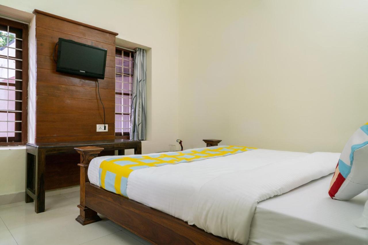 Oyo Home 63551 Pleasant Stay Near Fort Kochi Beach ภายนอก รูปภาพ